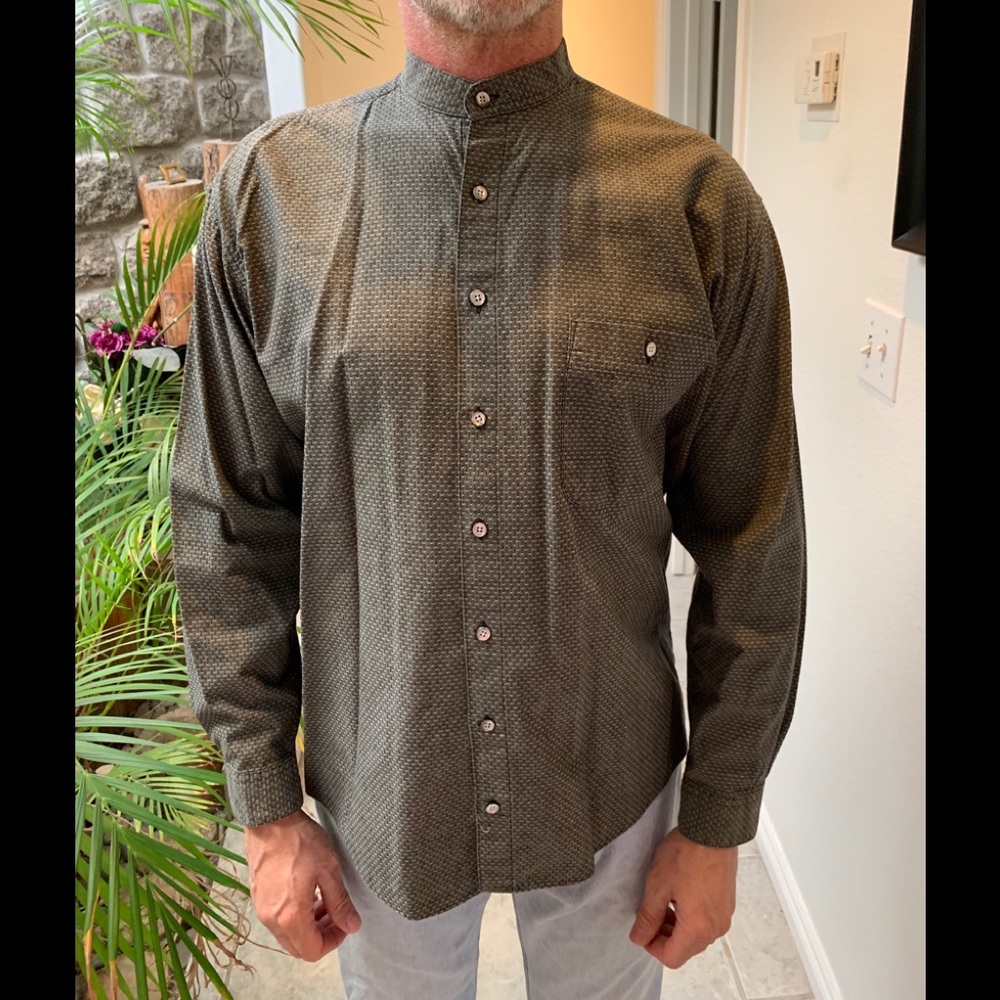 New! Men’s Dress Shirt  L